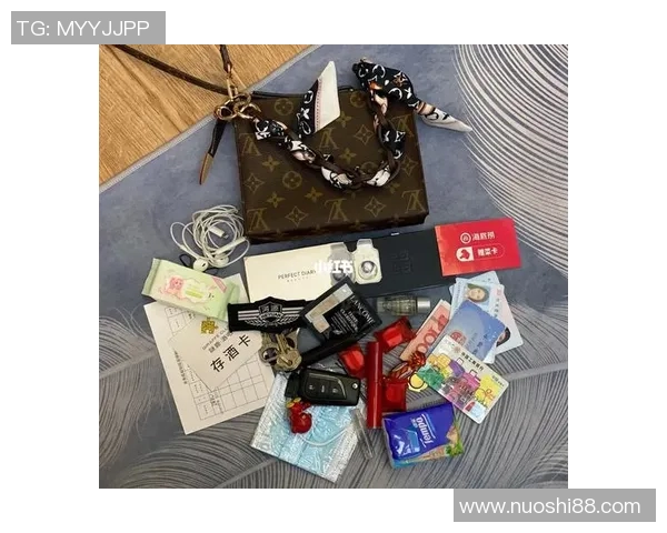 足球明星纷纷选择LV洗漱包展现时尚品味与个人风格 足球明星纷纷选择LV洗漱包展现时尚品味与个人风格